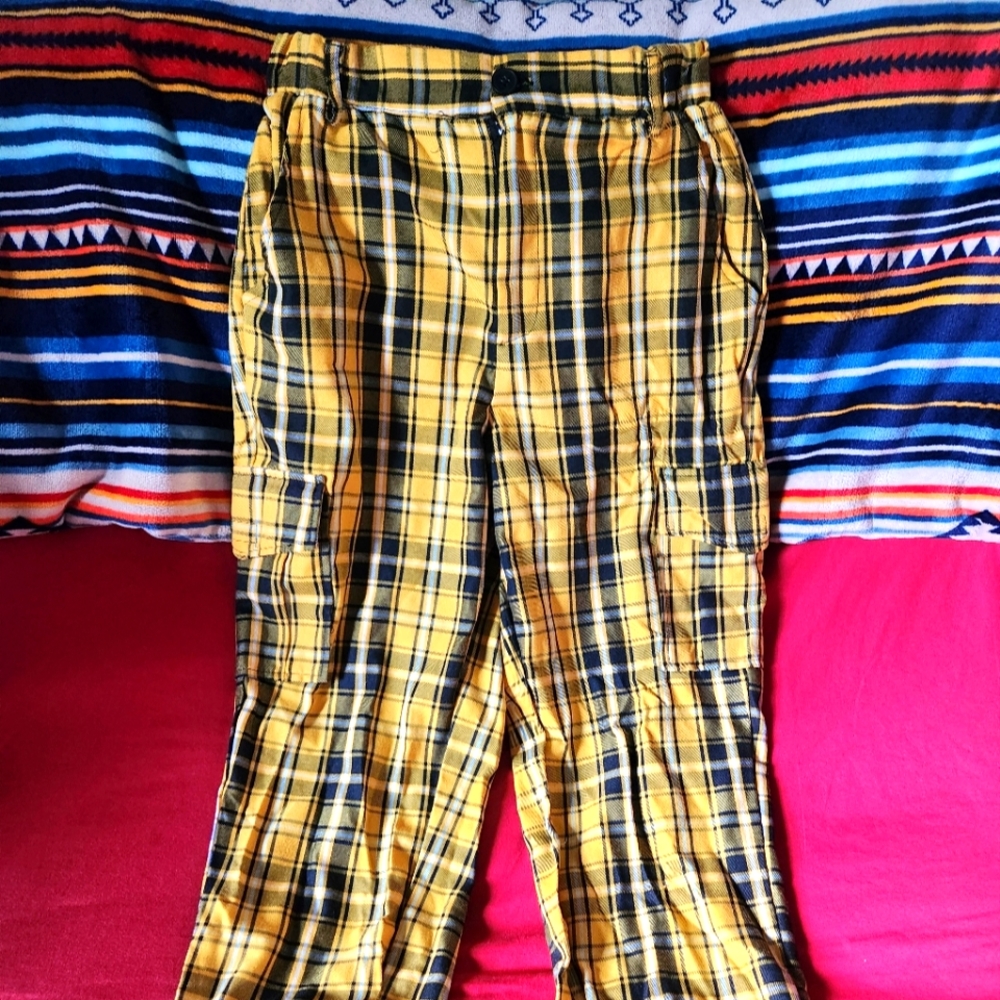 Rue 21 Yellow Plaid Joggers/Cargo Pants